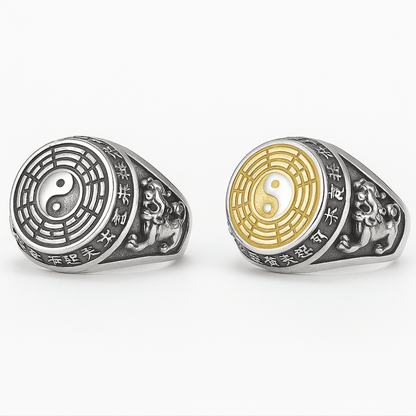 Bague bouddhiste homme yin yang finition or, vue de face, motif taijitu gravé