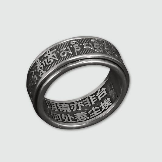 Bague Om Mani Padme Hum en argent 925 avec anneau rotatif gravé, vue de face