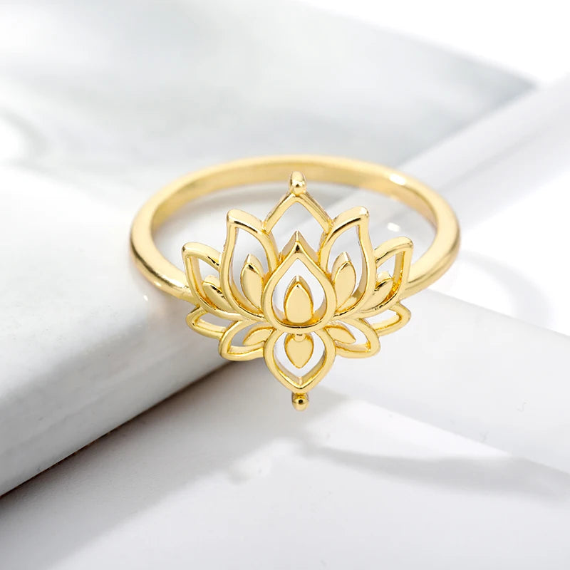 Comparatif finition dorée et argentée bague lotus bouddhiste acier inoxydable