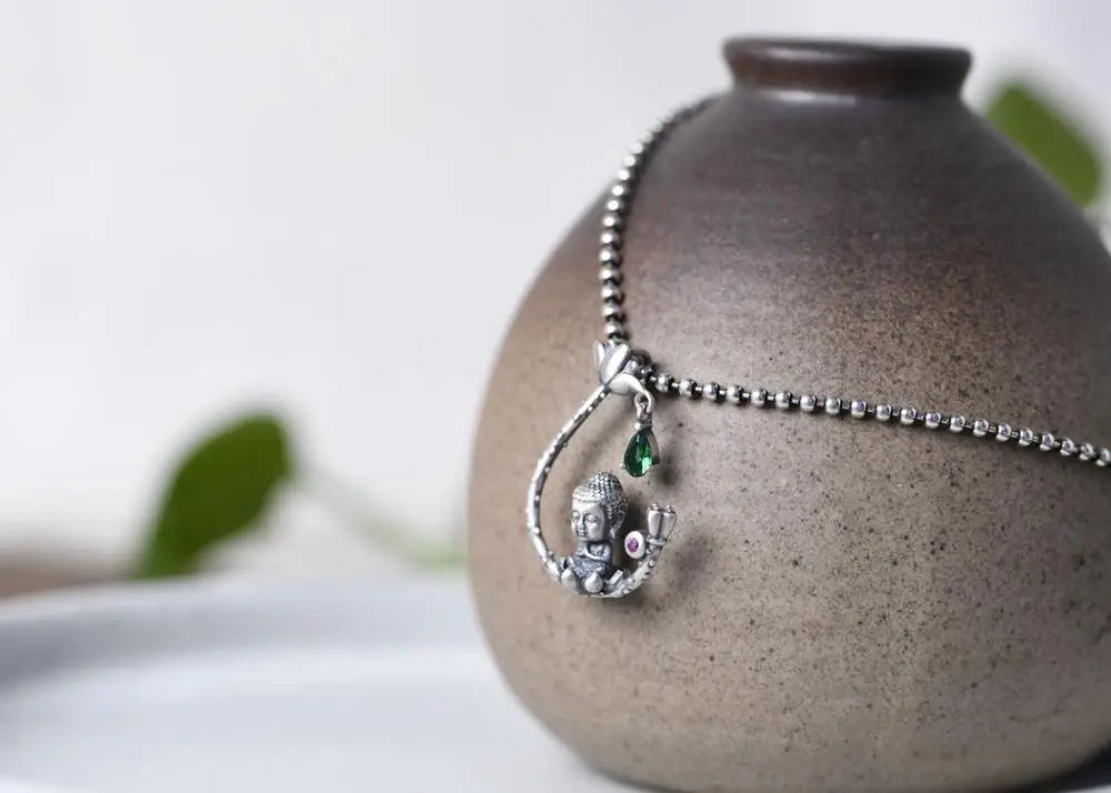 Pendentif Bouddha avec Divinité Bouddhiste en Argent