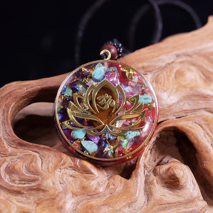 Collier Pendentif en Orgonite Lotus