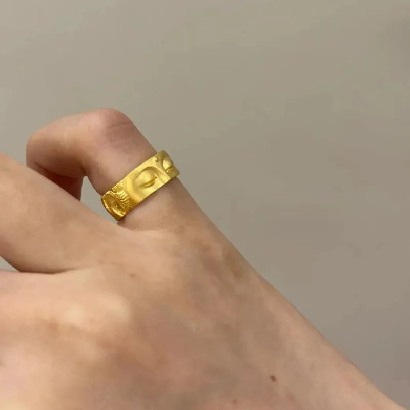 Bague bijou bouddhiste yeux de bouddha dans son emballage de protection