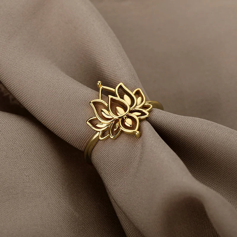 Bague lotus en acier inoxydable, finition argentée, taille 7, fond épuré