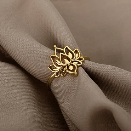 Bague lotus en acier inoxydable, finition argentée, taille 7, fond épuré